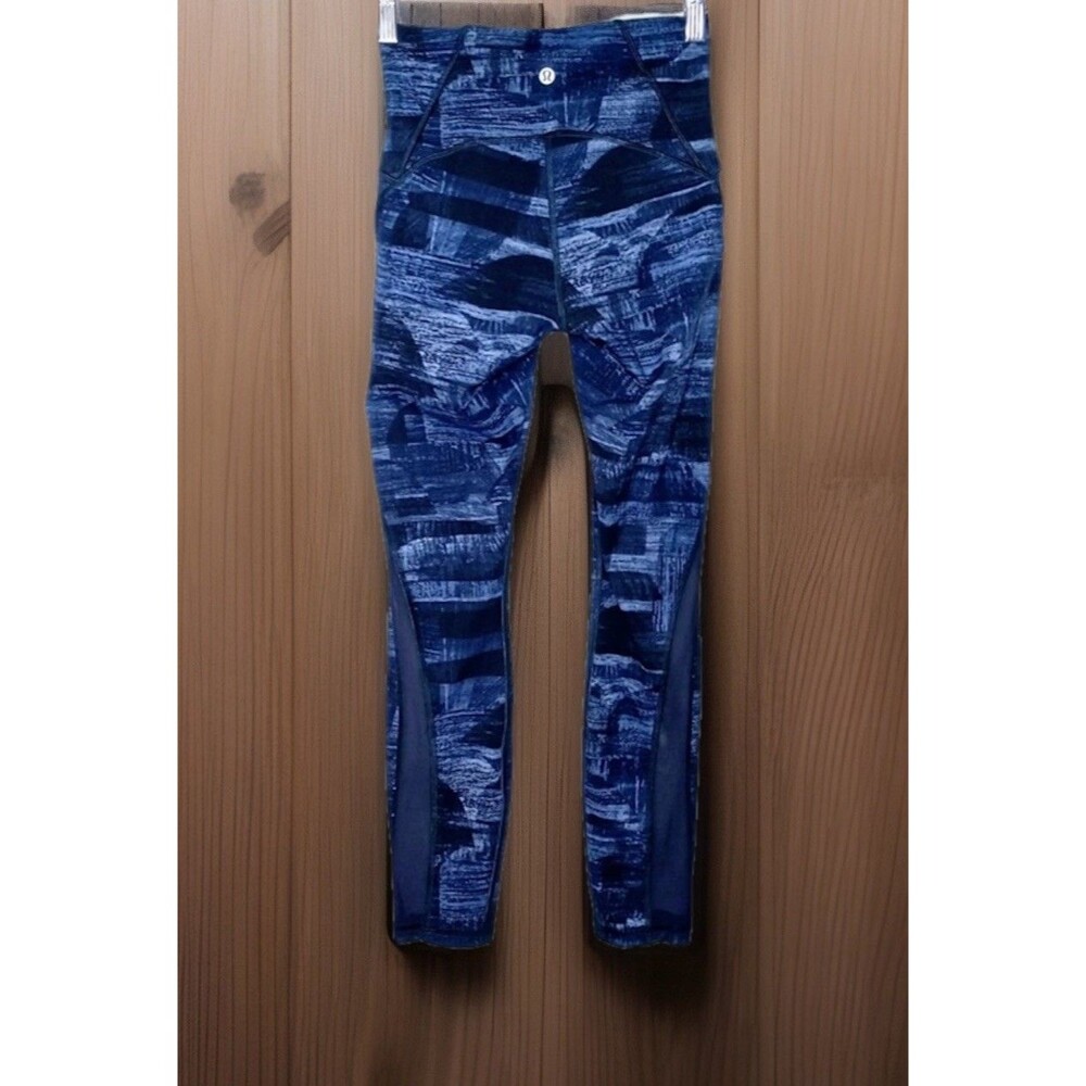 Lululemon Cropped Leggings Women’s Size 2 Blue Abstract Print Mesh Panels
